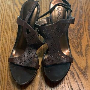 Carlos Santana Wedges *getting donated this week*